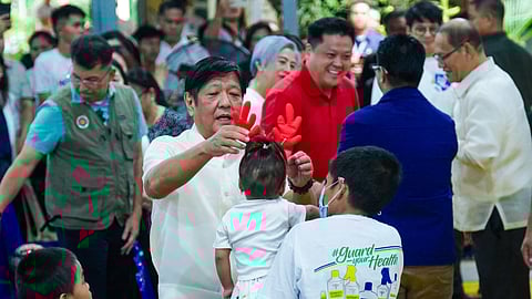Sticking by At the Manila Boys Town Complex, President Ferdinand R. Marcos Jr. assures that his government will remain in support of the Filipinos hit by the typhoon until their full recovery. Together with Mayor Honey Lacuna, the President distributed various assistance such as rice, medicines, food packs, toiletries and others to the resident youth, senior citizens and persons with special needs of the institution.