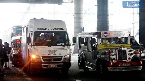 (FILES) The Land Transportation Franchising and Regulatory Board (LTFRB) has expressed hope that at least 40% of modernized public transport vehicles will be operating in Metro Manila by 2027 amid the implementation of the Public Utility Vehicle Modernization Program (PUVMP). Meanwhile, modern and traditional jeepneys were seen loading and unloading passengers along Aurora Boulevard in Quezon City on Tuesday, 3 December.