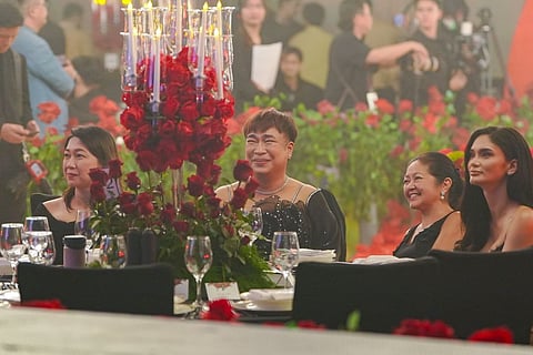 FIRST Lady Liza Araneta-Marcos (second from right) graced with her presence the Love Gala to raise HIV/AIDS awareness.