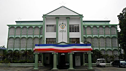 Palace suspends Abra guv for 2 months