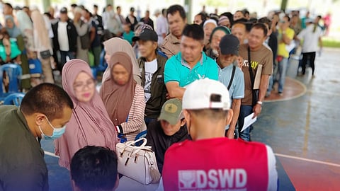 Former MNLF rebels get cash assistance