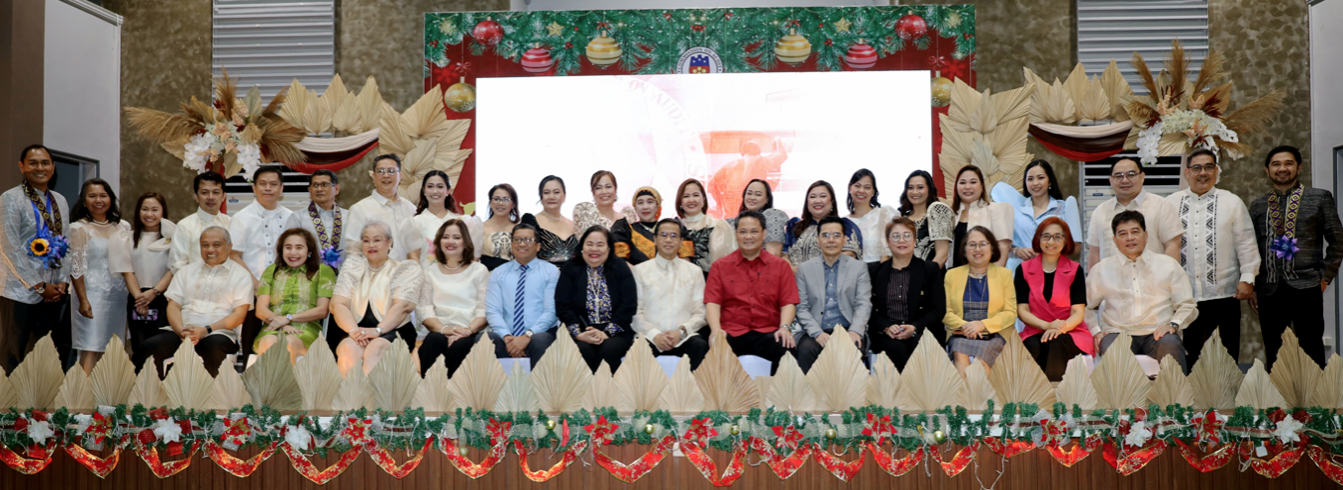 CoA execs complete senior executive development program