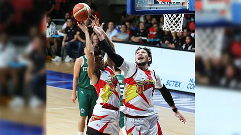 June Mar Fajardo is expected to continue with his 20-20 average as San Miguel Beer takes on Hong Kong Eastern in the PBA Commissioner’s Cup.