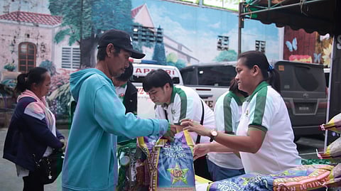 SHFC team members from the Makati and Isabela offices facilitate the relief operations in the Cagayan Valley.