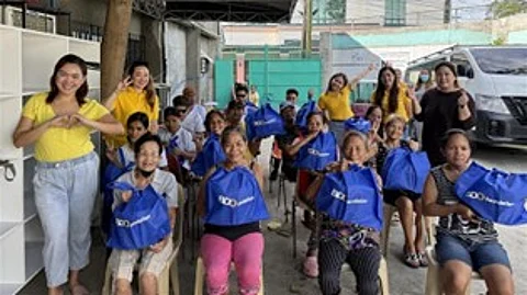 Christmas initiative Families all over the country receive Noche Buena gift packs from BDO Foundation.
