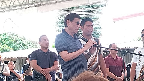 FORMER President Rodrigo Duterte, who is once again shooting to serve as mayor of Davao City, played Santa to poor people on Christmas Day on Wednesday.