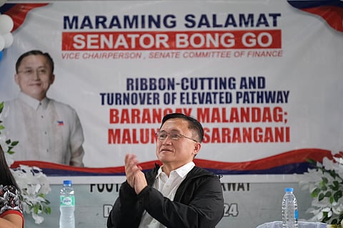 Senator Bong Go leads the turnover of a new footbridge in Barangay Malandag, Sarangani, on 26 December.