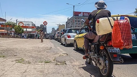 Thousands flee Mozambique post-vote violence