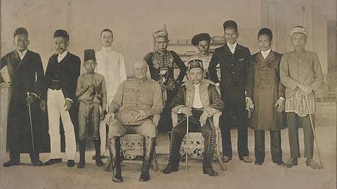 Major Hugh Scott, Military Governor of the Sulu Archipelago, Philippines, Sultan Jamalul Kiram II, interpreter Charles Schuck, and local government officials and hadjis, dressed to call on Governor General Luke Edward Wright Abstract/medium: 1 photograph : gelatin silver print ; sheet 19 x 26 cm.