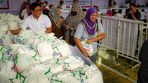 INC distributes relief goods to Muslim community
