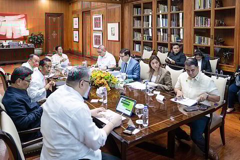 President Ferdinand "Bongbong" Marcos Jr. met with the secretaries of the Department of Agriculture (DA), Department of Finance (DoF), Department of Agriculture (DA), as well as other members of his economic team in Malacañang Palace on Monday. He ordered the DA, and the DBM to ensure timely delivery of assistance to farmers as the planting season approaches.