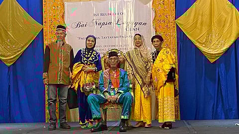 Center, Sultan Phugdalun Kiram II, the 35th Sultan of Sulu, during Sultanate heirs reunion in Zamboanga City.