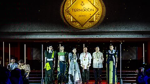 This year’s Ternocon 2025 winners (from left to right): Silver Medalist Bryan Peralta (Pura Escurdia Award), CCP President Kaye Tinga, First Lady Liza Araneta-Marcos, Gold Medalist Peach Garde (Pacita Longos Award), Bench Chairman Ben Chan, Bronze Medalist Ram Silva (Ramon Valera Award), and Chief Mentor's Award recipient Windell Madis (Joe Salazar Award). A night of brilliance, innovation, and Filipino pride!
