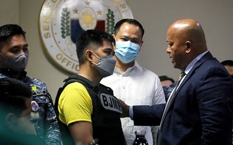 Court issues hold order vs 30 cops in ‘staged’ bust