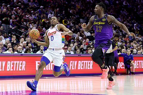 Tyrese Maxey carves a 43-point masterpiece to lead the Philadelphia 76ers to a 118-104 win over the Los Angeles Lakers in the NBA regular season.