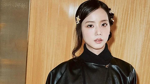 Jisoo goes solo, joins Warner Records