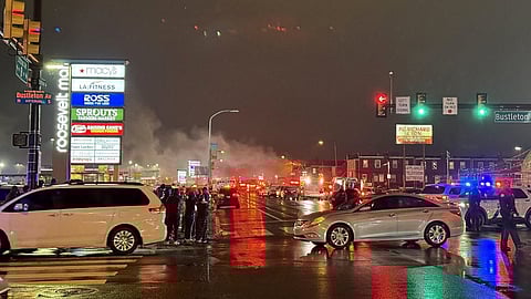 A small aircraft crashed and sparked a large fire in a built-up neighborhood of Philadelphia on 31 January 2025, prompting a major emergency response, local media reported.