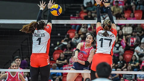Jema Galanza provides ample firepower in Creamline’s 25-17, 25-17, 25-21 win over Chery Tiggo on Thursday in their PVL All-Filipino Conference match at the Philsports Arena in Pasig.