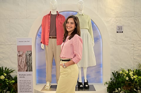 JASMINE Curtis-Smith