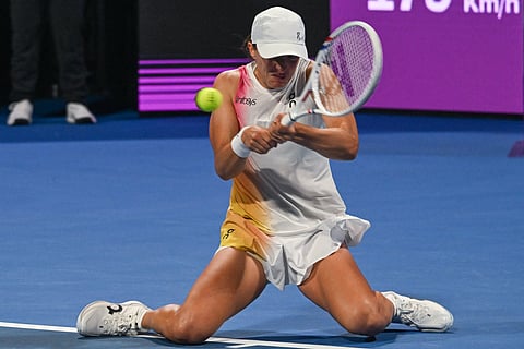 IGA Swiatek sends Linda Noskova packing to arrange a quarterfinal clash with Elena Rybakina in the Qatar Open.