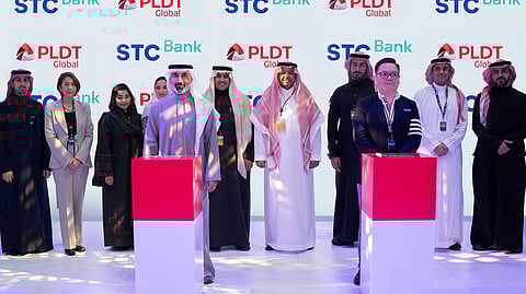 STC Bank CEO Nizar Altwaijri and PLDT Global president and CEO Albert Villa-Real, joined by their executives, lead the signing of a partnership agreement to enhance digital solutions for Filipinos in Saudi Arabia.