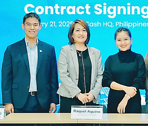From left: GCash International general manager Paul Albano, Viamericas PH country head and head of operations non-latam Raquel Aquino and GCash International head of product and EMEA Jules Abalos.