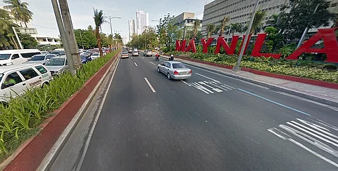 Contrasting traffic situation can be seen along Roxas Boulevard in Manila on Tuesday morning.