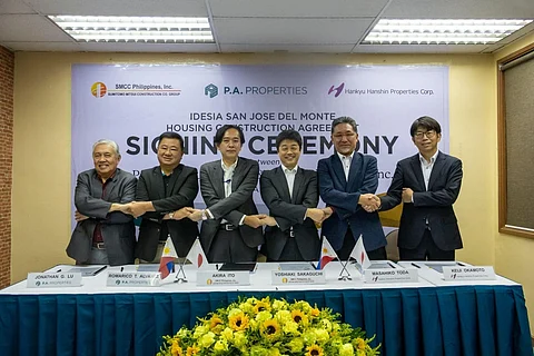 (FROM left) Jonathan G. Lu, P.A. Properties vice chairman, Romarico T. Alvarez, P.A. Properties chairman of the Board, Akira Ito, SMCCPH deputy general manager, Yoshiaki Sakaguchi, SMCCPH general manager, Masahiko Toda, HHPC executive officer, Keiji Okamoto, HHPC manager, Overseas Housing Division.