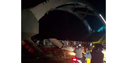 Newly completed Cabagan-Sta. Maria Bridge partially collapses under overloaded truck
