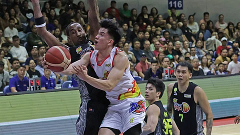 Adrian Nocum drives his way to 16 points, eight rebounds and four assists to help Rain or Shine score a 103-98 win over TNT in Game 3 of their PBA Governors’ Cup best-of-seven semifinal series at the Smart Araneta Coliseum. TNT still leads the series at 2-1.