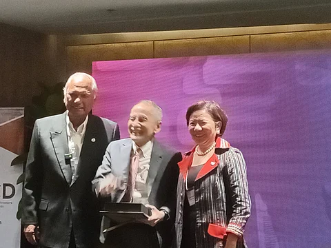 ICD president Senen "Bing" Matoto, Bangko Sentral ng Pilipinas Monetary Board member Romeo Bernardo, and ICD Chairperson Atty. Benedicta Du-Baladad attended the induction ceremony for new ICD members and officers at Dusit Thani, Makati City last 14 February.
