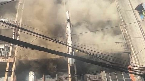 Fire engulfs homes in Muntinlupa