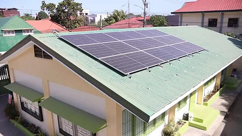 Angeles opens first solar-powered
public school