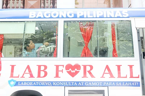 The ‘Lab for All’ program offers various health services such as free consultations, medicines and basic laboratory tests via mobile clinics — an initiative that is part of efforts to improve healthcare access, especially in remote or underserved areas.