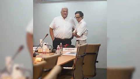 TRANSPORTATION Secretary Vince Dizon (right) personally asked the local government of Angeles City to help resolve Right-of-Way issues delaying the Clark-Angeles-Calumpit railway project. With Dizon is Angeles City Mayor Carmelo Lazatin Jr.