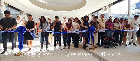 Commuters inaugurate SM North EDSA busway concourse