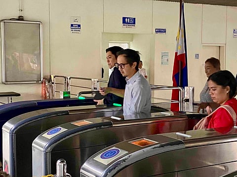 Transportation Secretary Vivencio Dizon rode the MRT-3 this morning to inspect the train line's current condition.