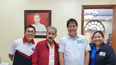 Kiko barnstorms Capiz