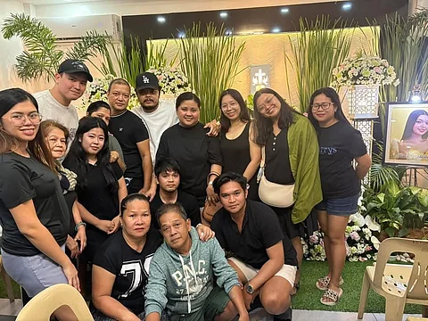 Juan Karlos fulfills late fan’s wish with emotional tribute