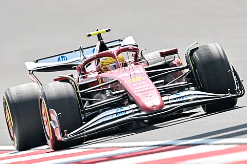 During the sprint race of the Formula One Chinese Grand Prix, Lewis Hamilton unleashes Ferrari’s might.