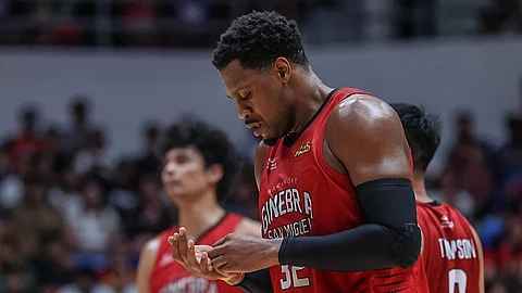 Ginebra clips TNT, nears crown