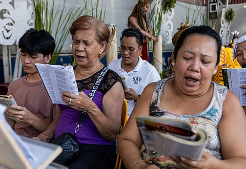 'Pabasa', a Filipino Lent tradition.