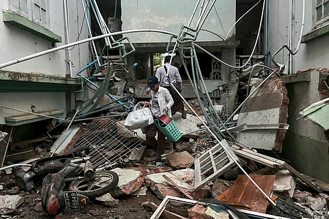 Massive quake kills more than 150 in Myanmar, Thailand
