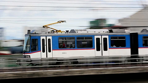 (FILE PHOTO) (January 4 2025) Metro Rail Transit (MRT3) seen passing in Kamuning Quezon City on Saturday January 4 2025. The Department of Transportation (DOTr) said on September 05, 2024 that it aims to deploy the China-made Dalian trains on the MRT-3 line by the middle 2025, they said the headway or the interval between each train’s arrival will also be reduced from the current four minutes to 2.5 minutes, if the Dalian trains are utilized. Photo/Analy Labor