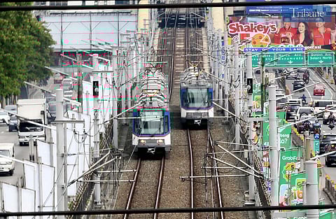 (April 05 2025) Metro Rail Transit (MRT3) seen passing at Kamuning Station in Quezon City, on Saturday April 5 2025. The MRT3 and LRT2 offer free rides to Filipino veterans starting April 5 until April 11, the free rides provided in celebration of the 83rd day of valor and the Philippine Veterans Week. Photo/Analy Labor