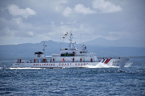 The Philippine Coast Guard ship BRP Bagacay – the ninth ship of the Parola-class patrol vessels – sails through the open sea during a communication exercise with the Japan Coast Guard.