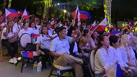 THE ‘Konsyerto sa Palasyo’ honors the sacrifices of OFWs with heartfelt performances and a moment of prayer for the victims of the Vancouver tragedy. The event celebrated Filipino talent and the vital role of OFWs in the nation’s progress.