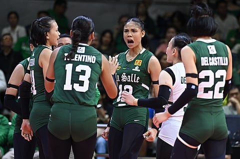 Angel Canino (center) and the La Salle Lady Spikers are determined to beat the UST Tigresses to capture a twice-to-beat advantage in the Final Four of Season 87 UAAP women’s volleyball tournament.