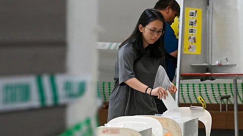 Polls opened at 8:00 am (0000 GMT) for 12 hours of voting
