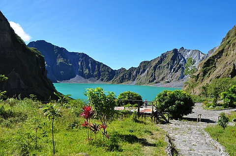 Tension in Zambales halts Mt. Pinatubo tourism
